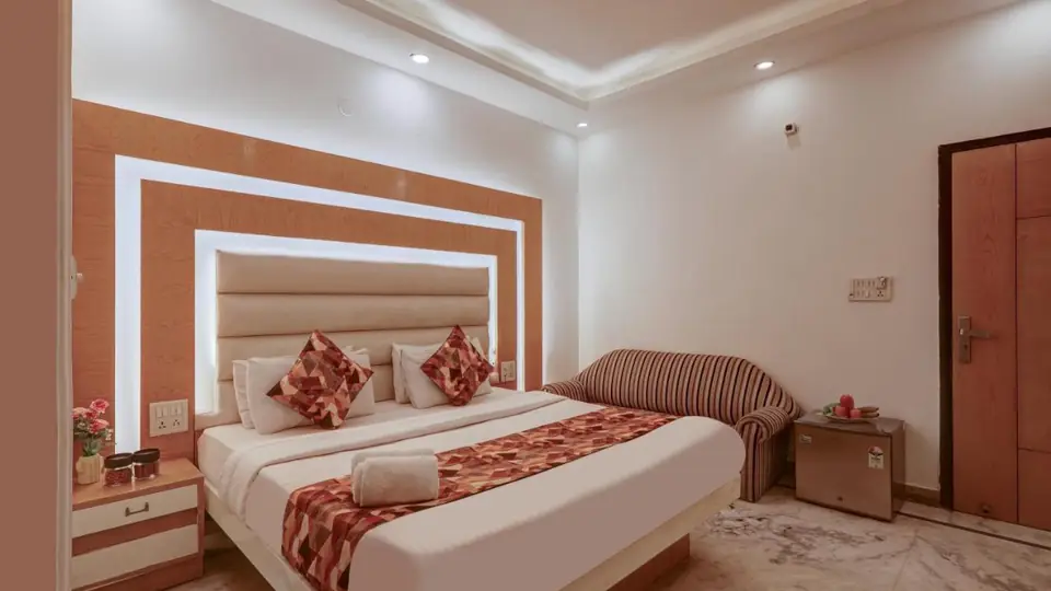 Deluxe Double Room at Hindustan by Backpackers Heaven