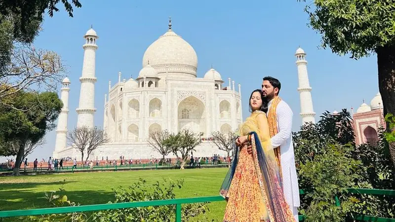 Taj Mahal day trip from Delhi by fast train